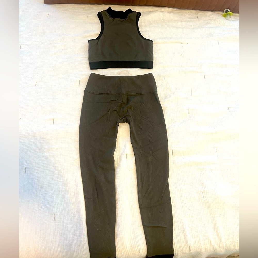 Fabletics top 
(Bottoms separate)
